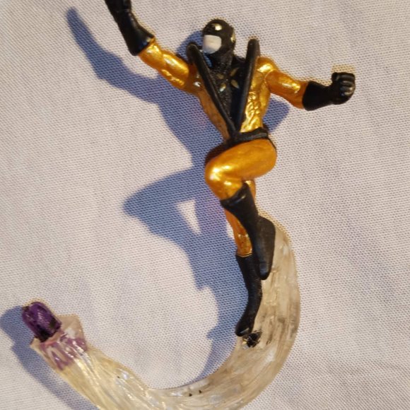 Wonder Man and Yellow Jacket Action Figure - Picture 7 of 11